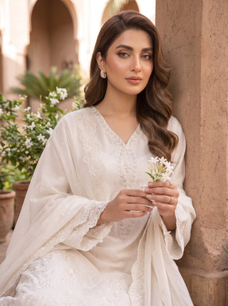 White Essentials RTW