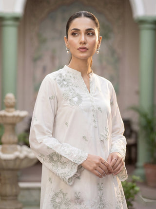 RTW Elegant White