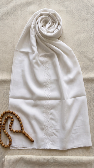 01 Piece Ready to Wear Embroidered Namaz Chaddar