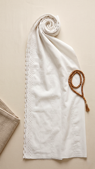 01 Piece Ready to Wear Embroidered Namaz Chaddar