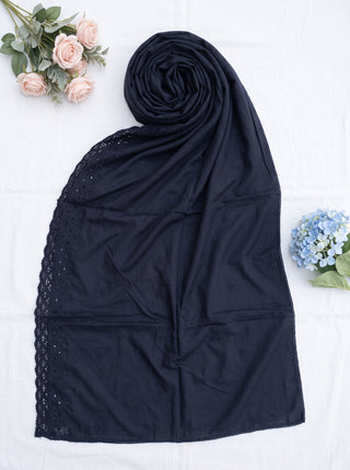 01 Piece Ready to Wear Embroidered Namaz Chaddar