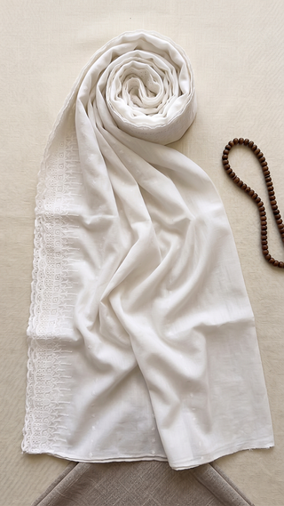 01 Piece Ready to Wear Embroidered Namaz Chaddar