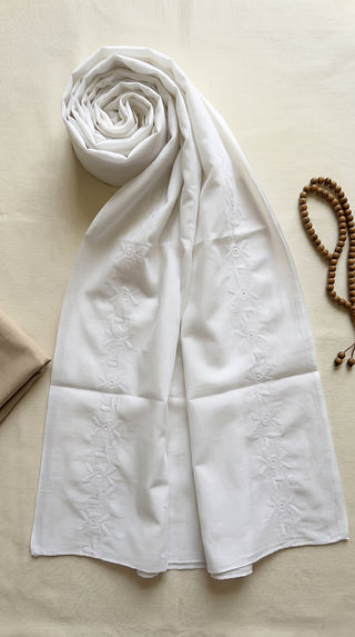 01 Piece Ready to Wear Embroidered Namaz Chaddar