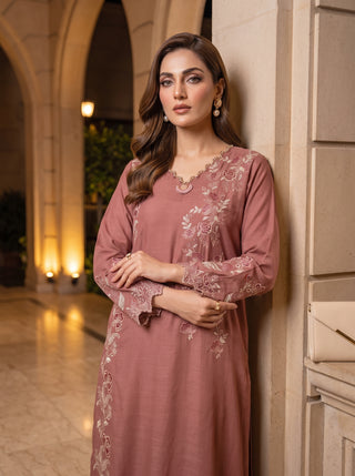 01 Piece Ready To Wear Embroidered Kaftaan